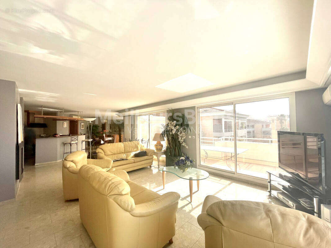 Appartement à LE CANNET