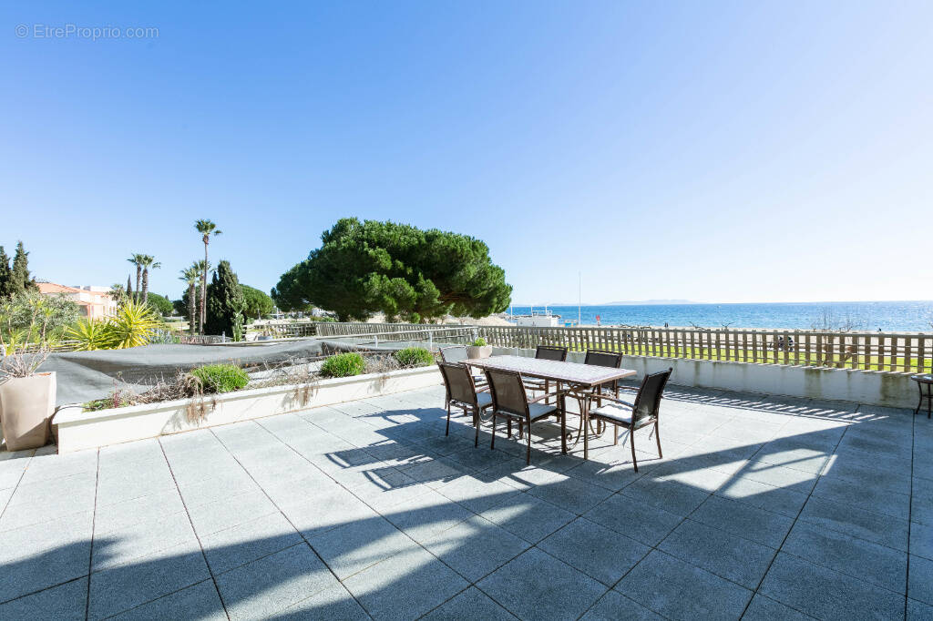 Appartement à LA LONDE-LES-MAURES