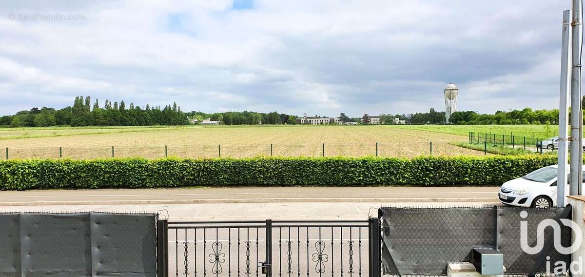 Photo 3 - Maison à LE MESNIL-SAINT-DENIS