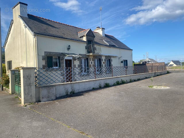 Maison à REGUINY