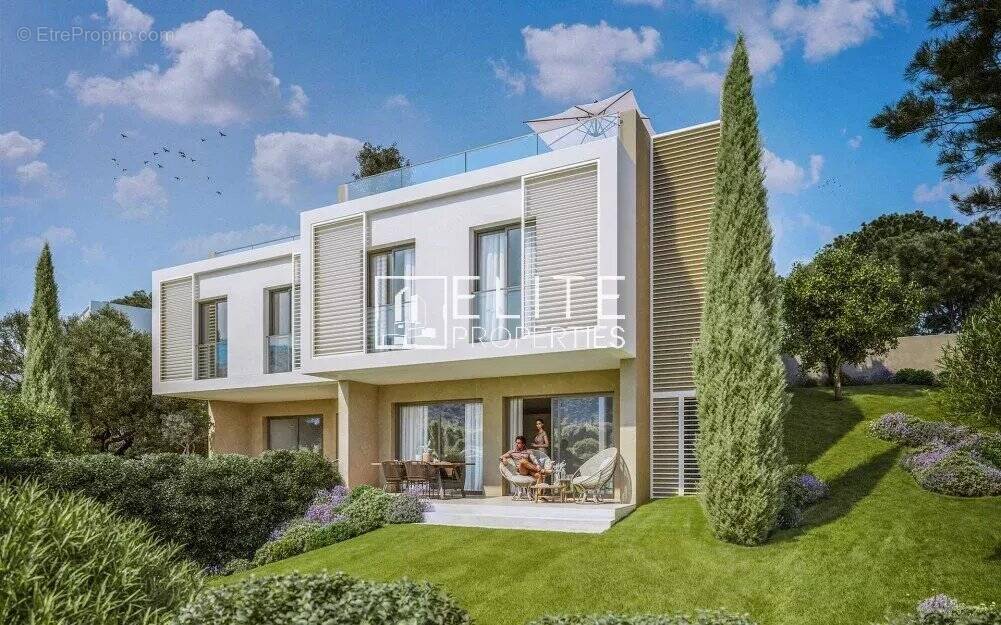 Maison à LA ROQUETTE-SUR-SIAGNE