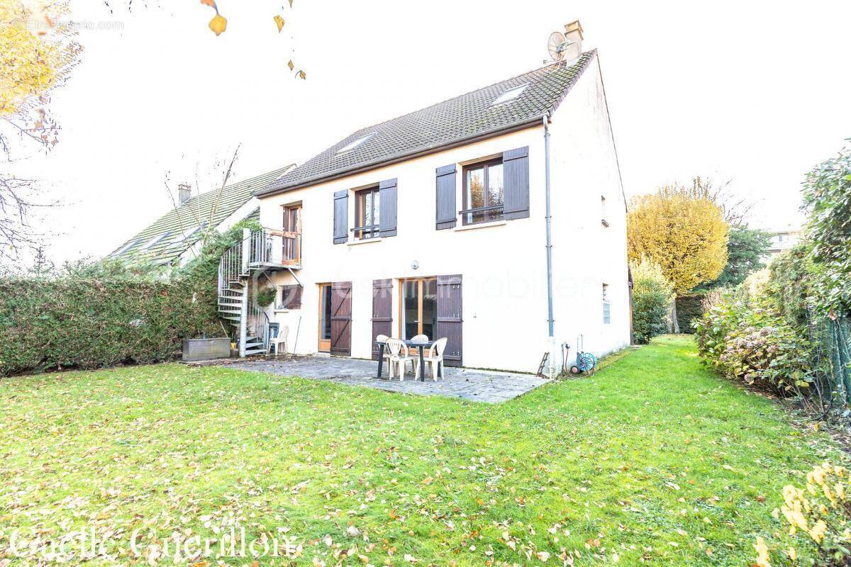 Maison à VERRIERES-LE-BUISSON