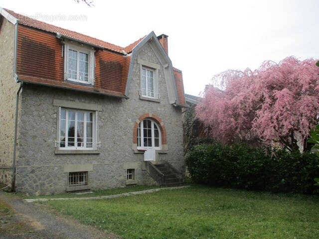 Maison à LA MEYZE