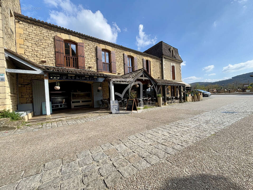Commerce à BEYNAC-ET-CAZENAC