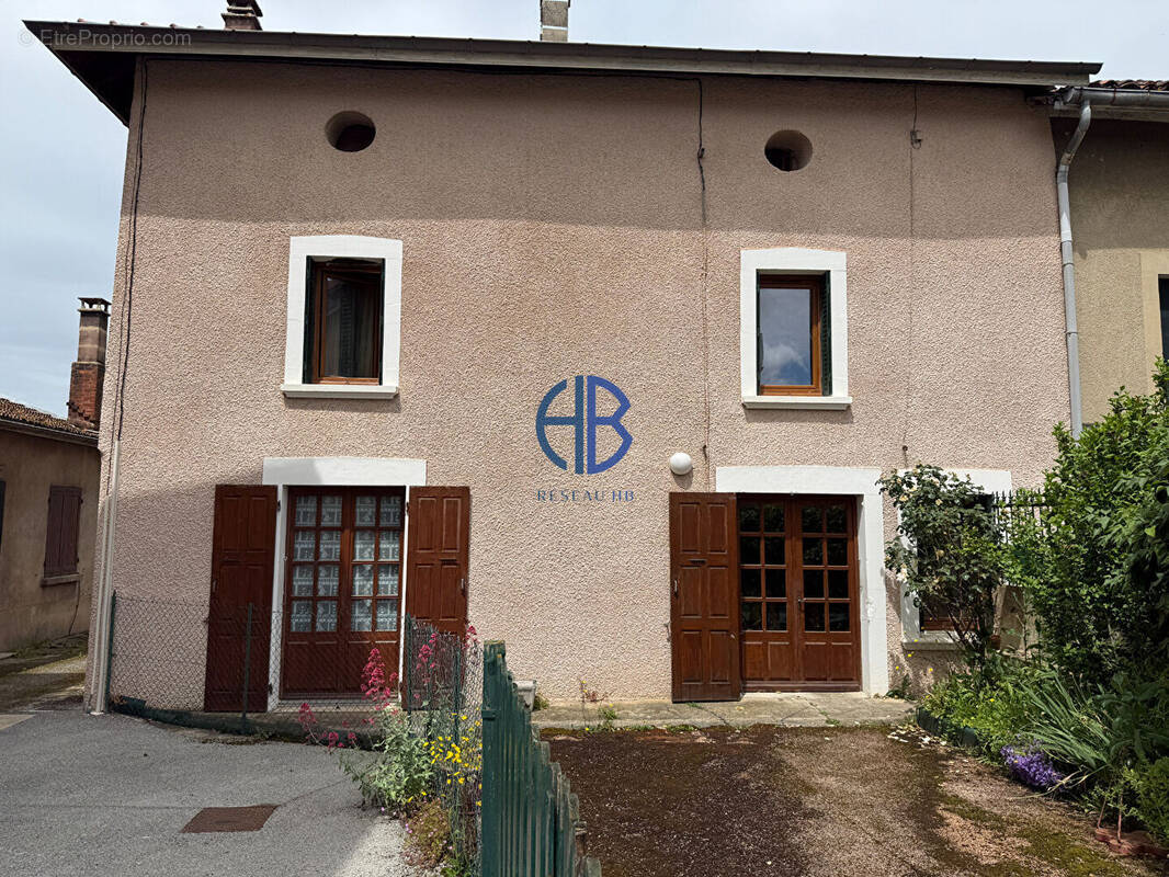 Maison à SAINT-SIMEON-DE-BRESSIEUX