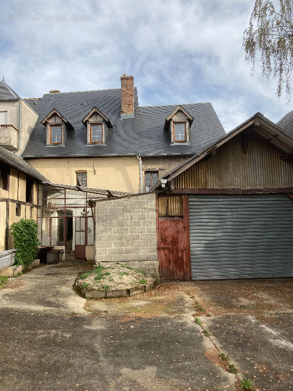 Commerce à IVOY-LE-PRE