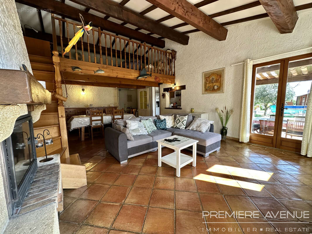 Maison à LA GARDE-FREINET