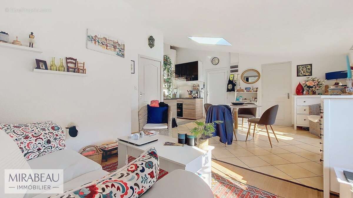 Appartement à POURRIERES