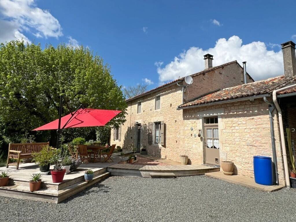 Maison à SAUZE-VAUSSAIS