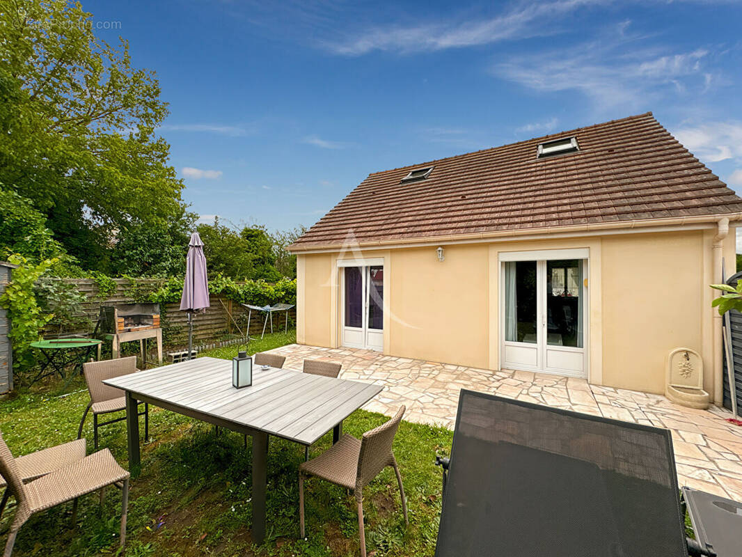 Maison à NEUVILLE-SUR-OISE