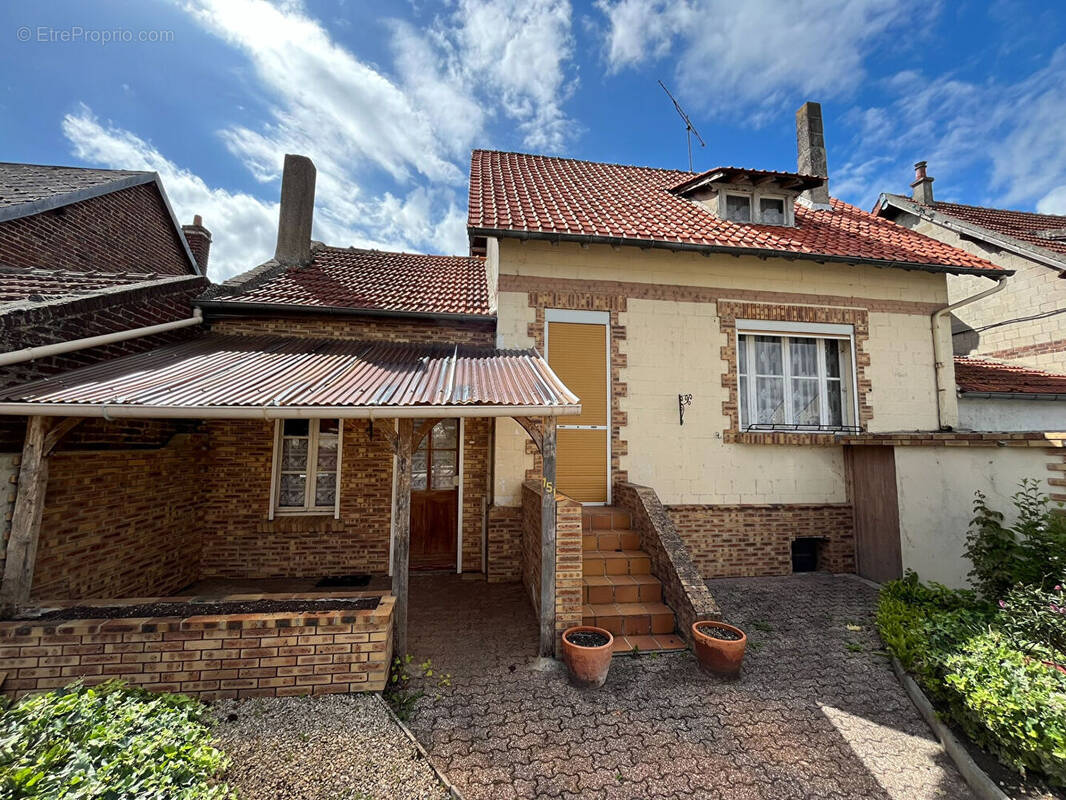Maison à TERGNIER