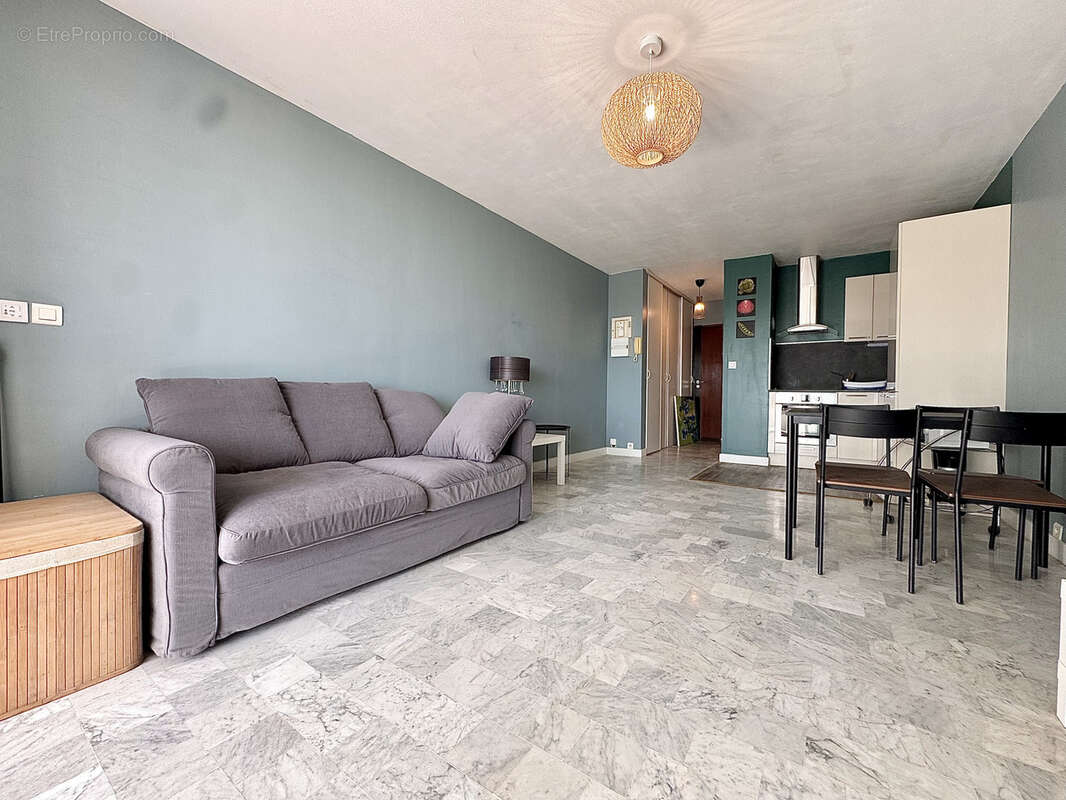 Appartement à SIX-FOURS-LES-PLAGES
