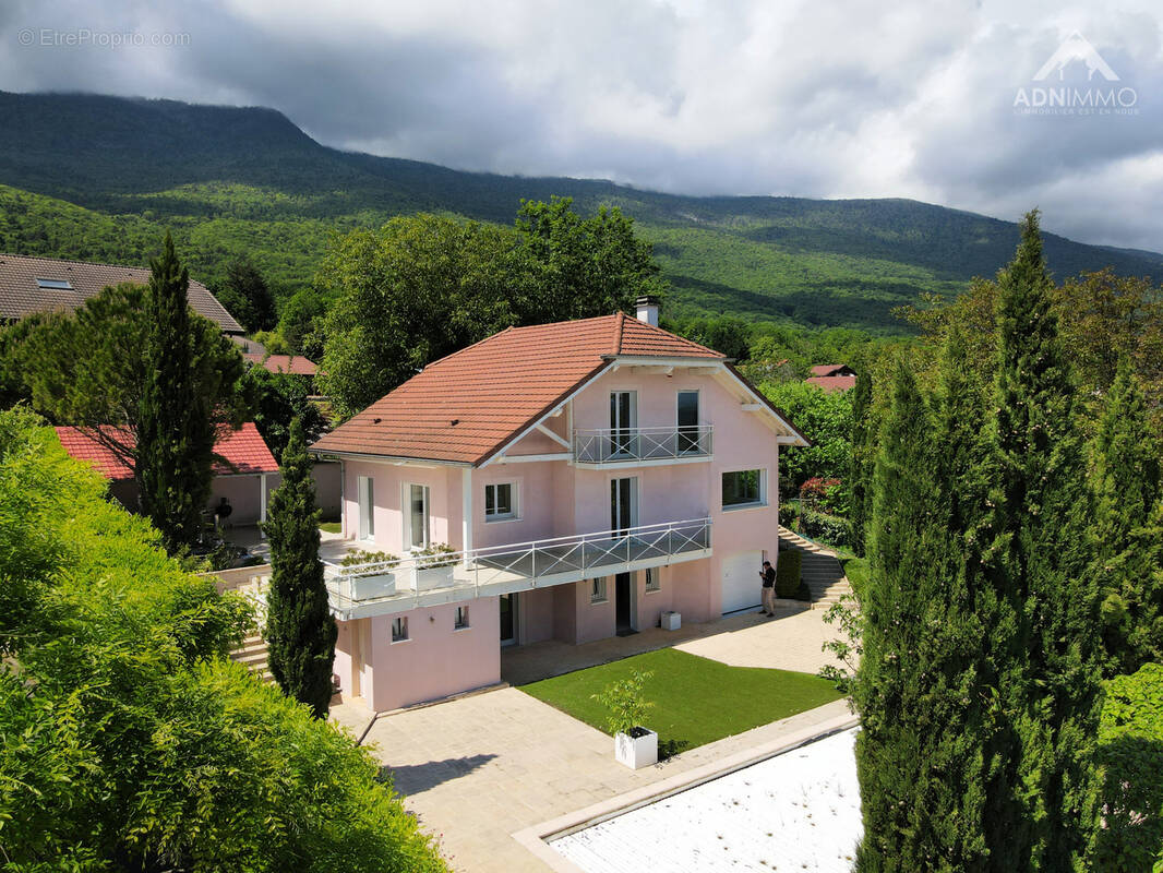 Maison à THOIRY