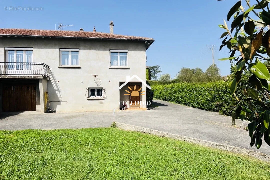 Maison à MONTAGNY