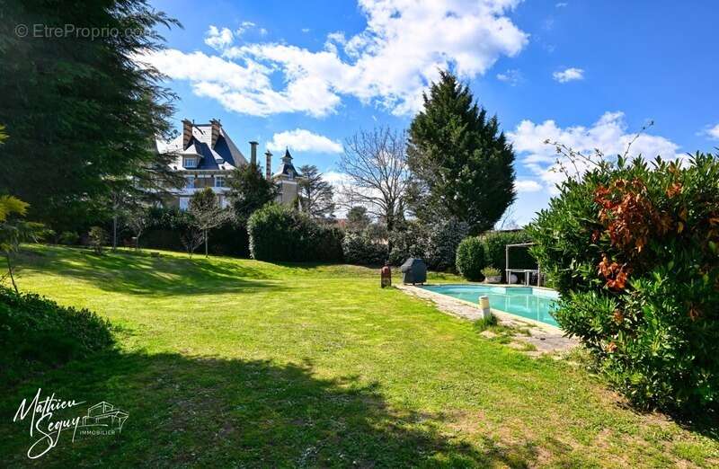 Maison à SAINT-SYMPHORIEN-SUR-COISE
