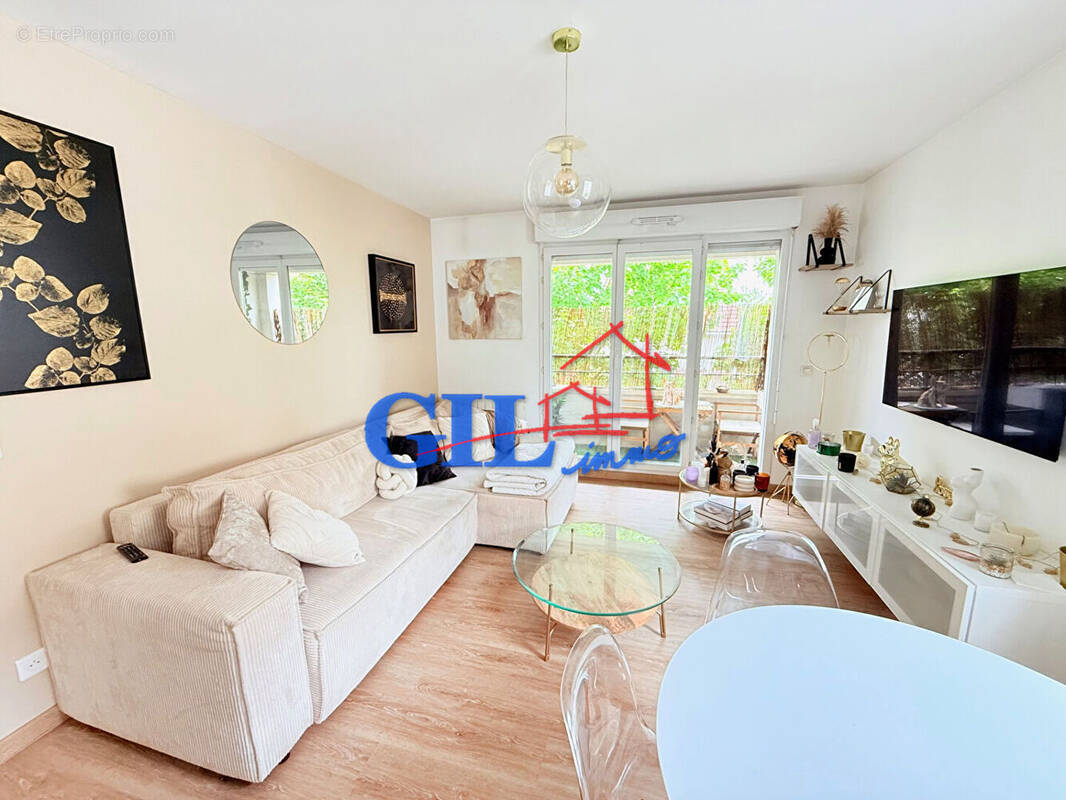 Appartement à SAVIGNY-LE-TEMPLE
