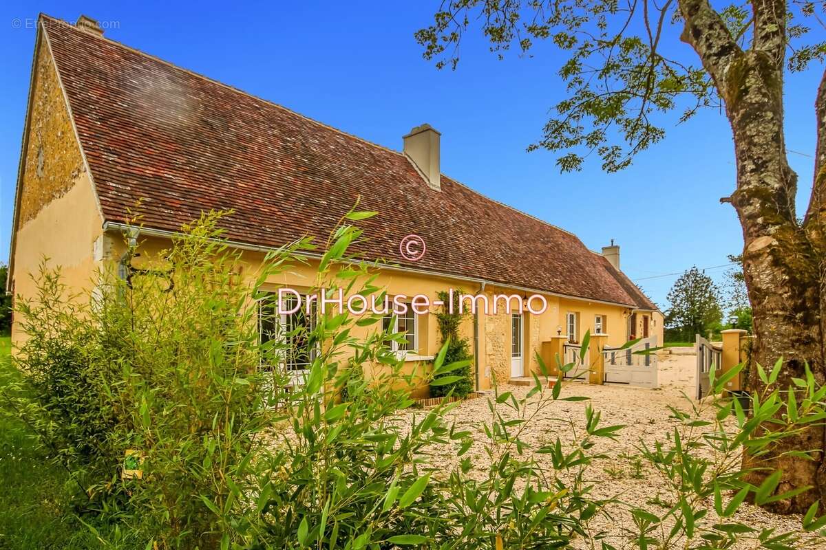 Maison à THIRON-GARDAIS