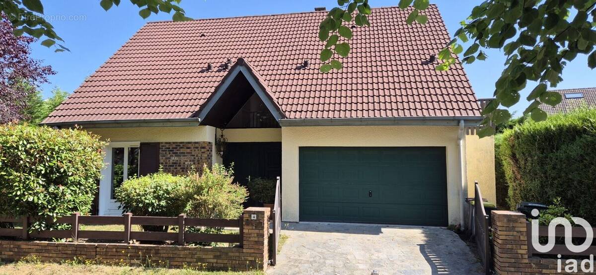 Photo 1 - Maison à BURES-SUR-YVETTE