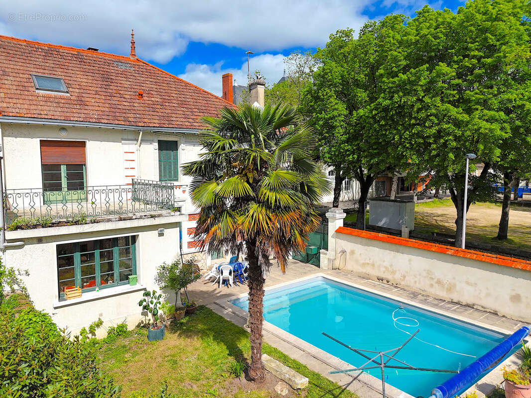Maison à CHATELLERAULT