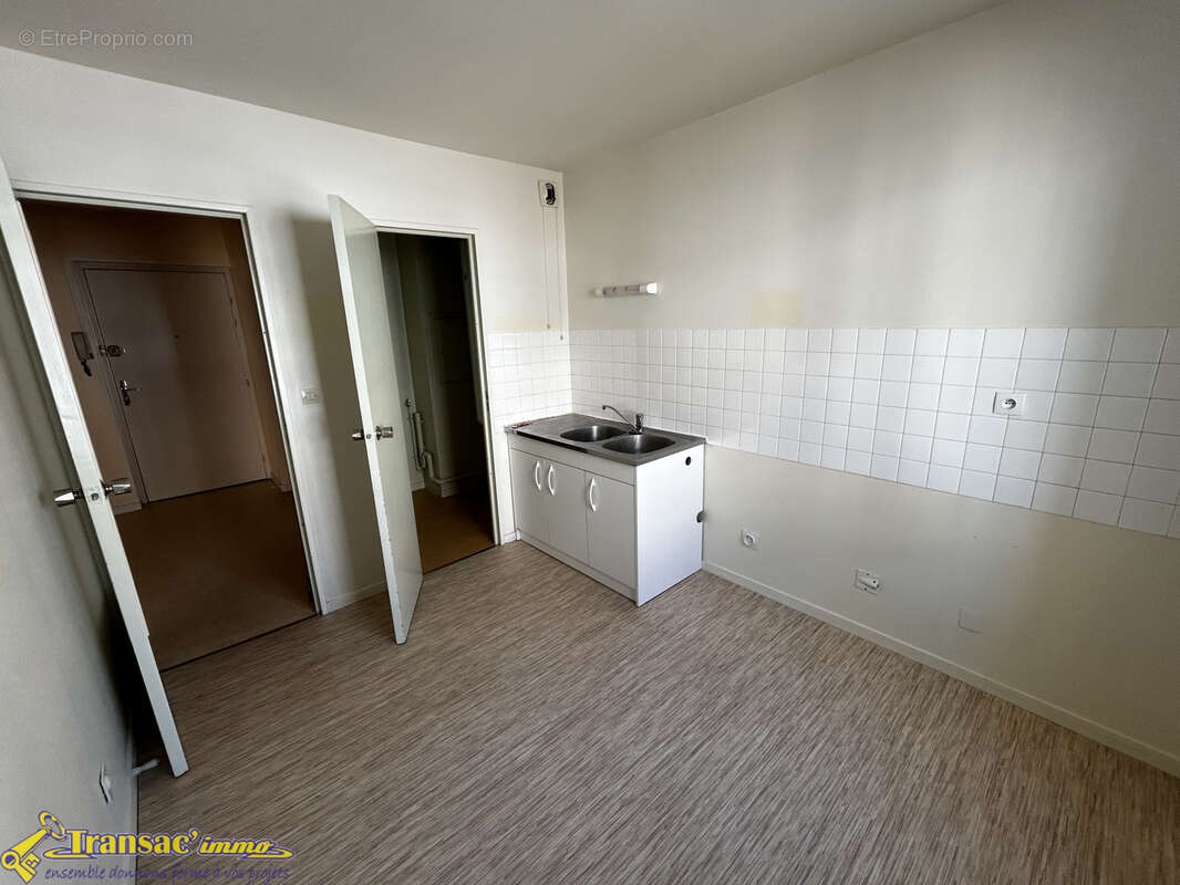 Appartement à PUY-GUILLAUME