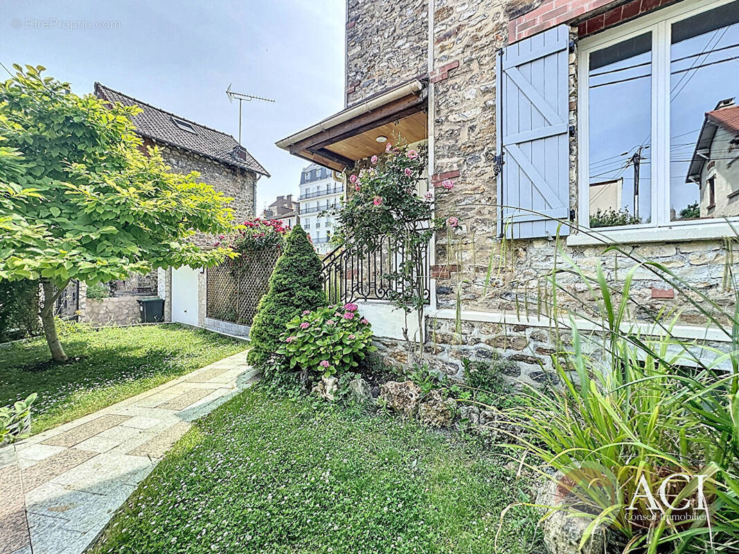 Maison à DEUIL-LA-BARRE