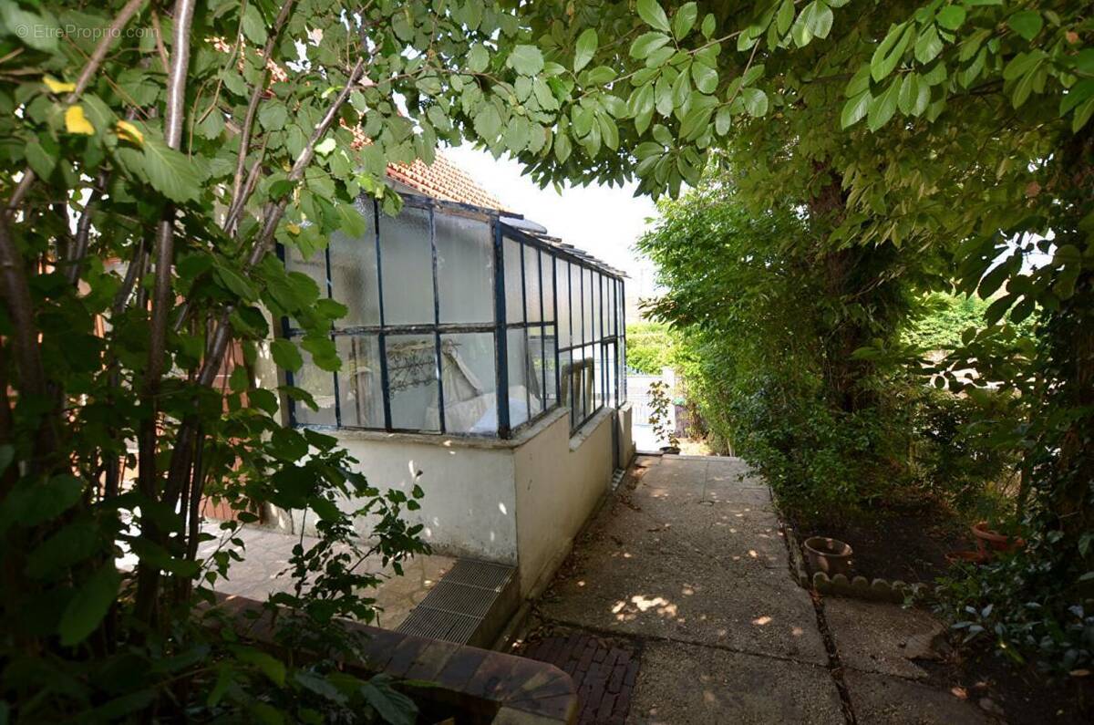 Maison à SAINTE-GENEVIEVE-DES-BOIS