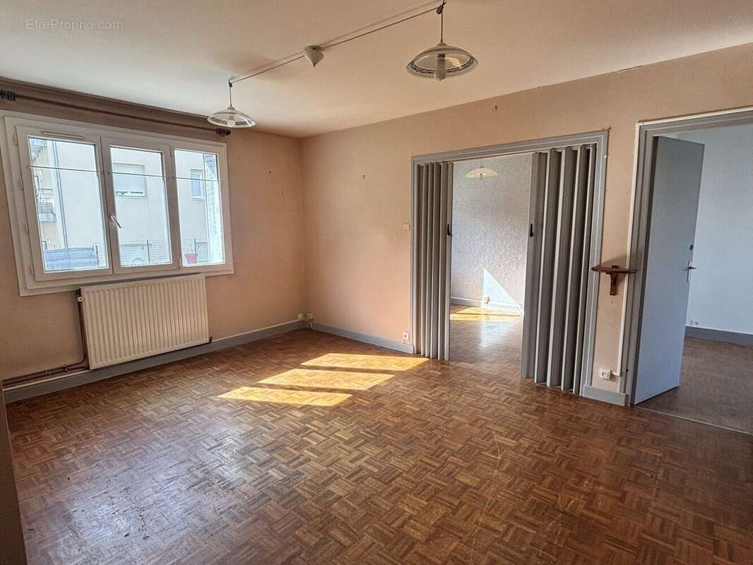 Appartement à FONTAINE