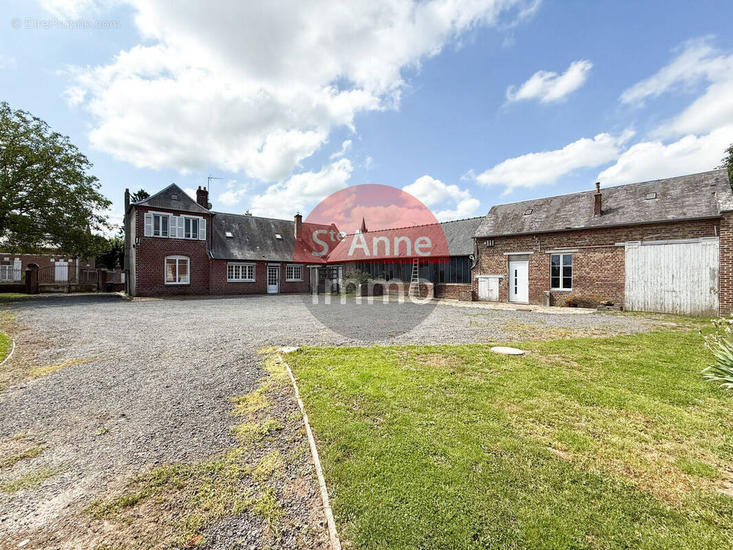 Photo 1 - Maison à ESMERY-HALLON