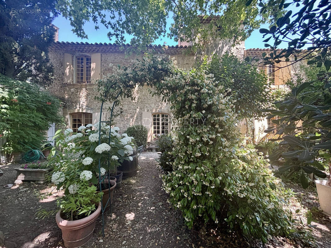 Maison à ANSOUIS