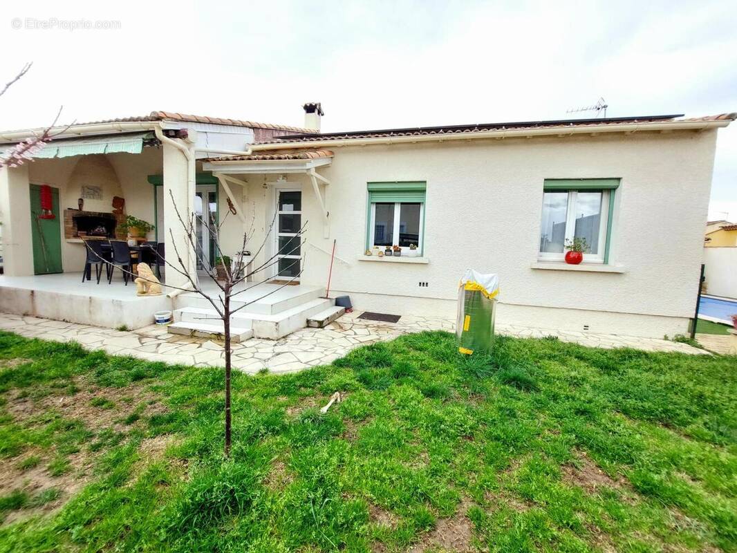 Maison à MILHAUD
