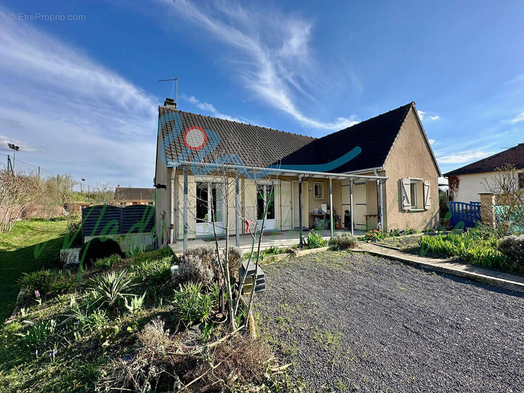 Maison à FRENEUSE