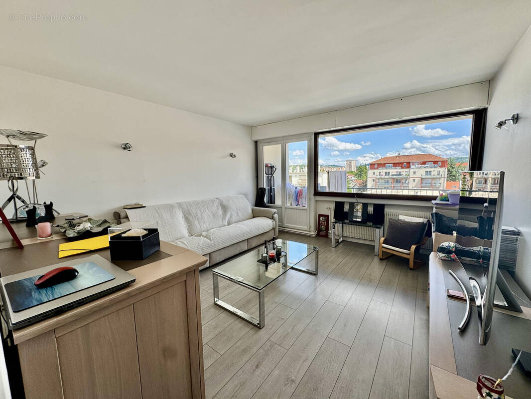 Appartement à BOURGOIN-JALLIEU