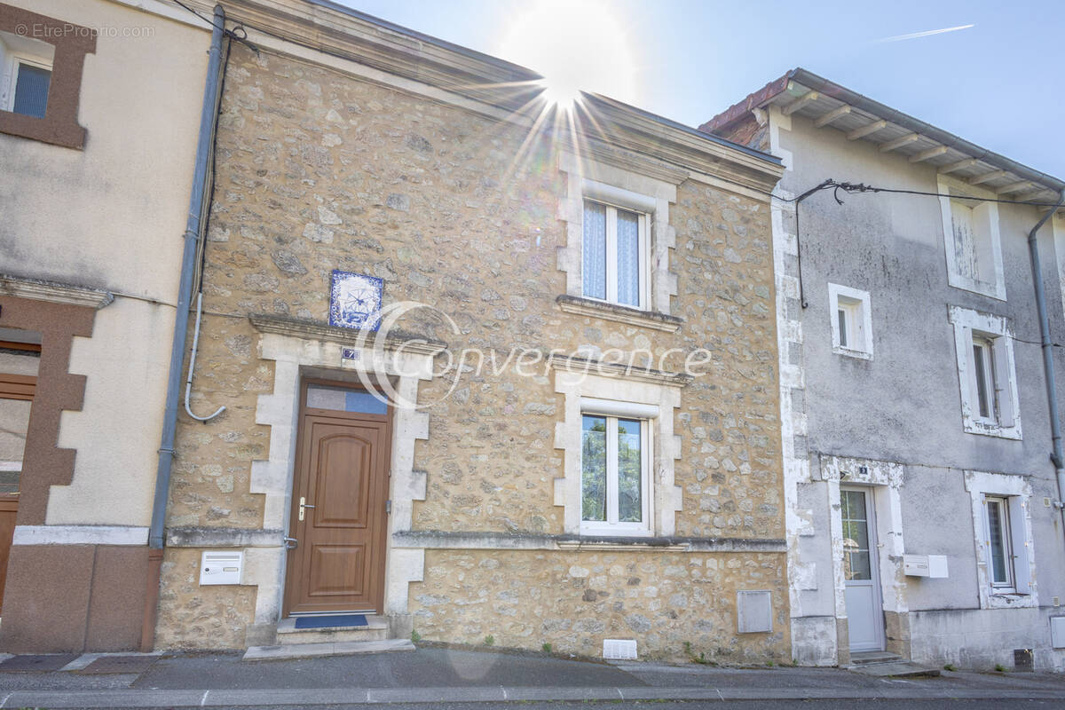Maison à SAINT-JUNIEN