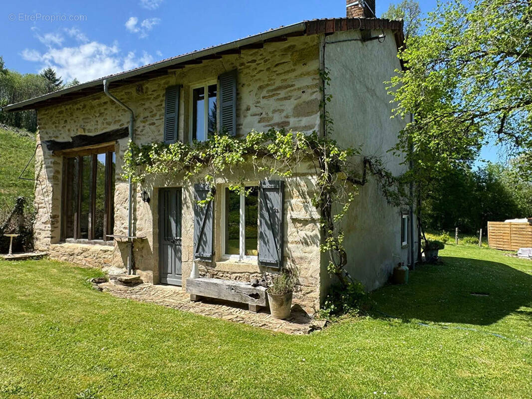 Maison à PEYRILHAC