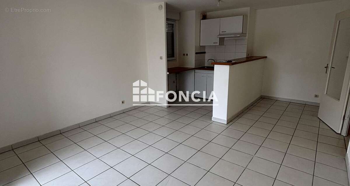 Appartement à LESPINASSE