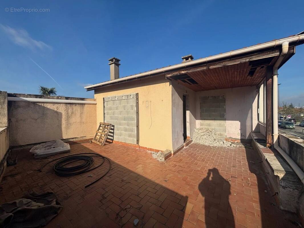Appartement à PIERRE-BENITE