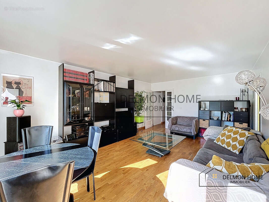 Appartement à COURBEVOIE