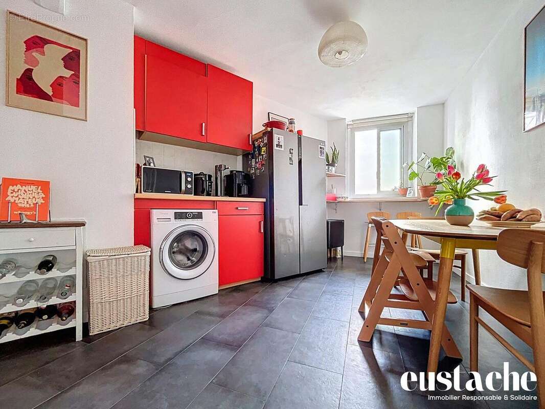 Appartement à PARIS-19E