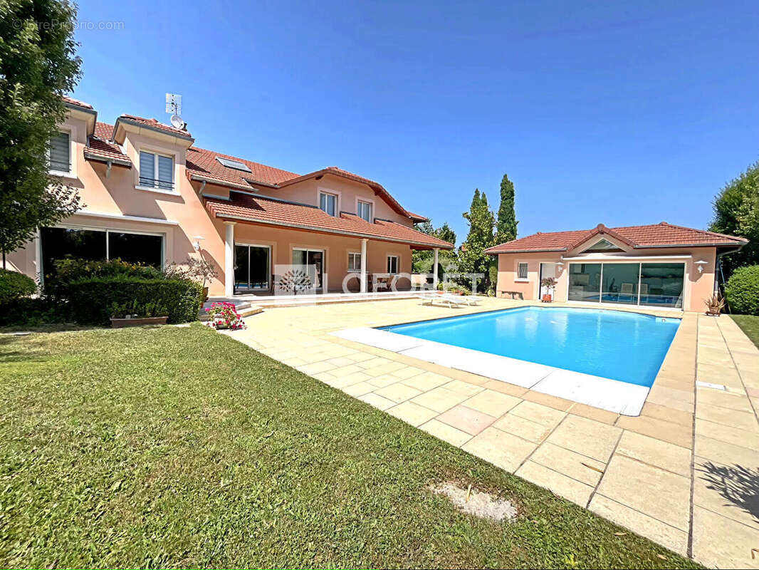 Maison à PERONNAS