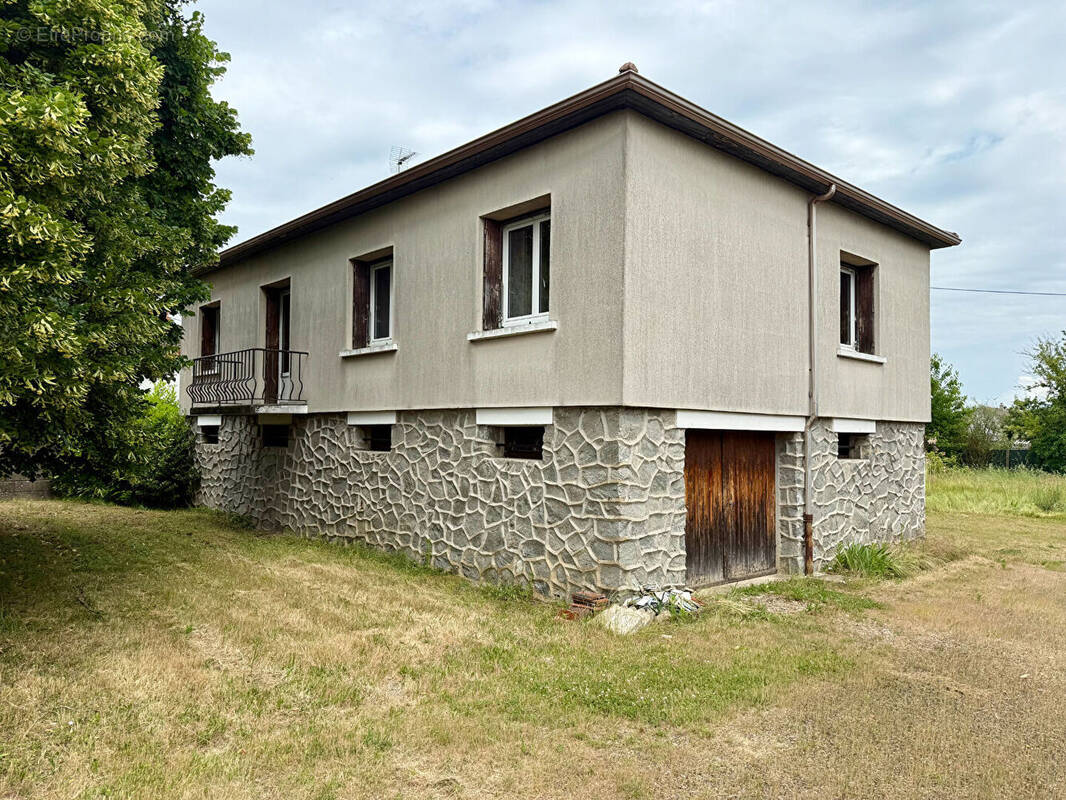 Maison à BESSAY-SUR-ALLIER