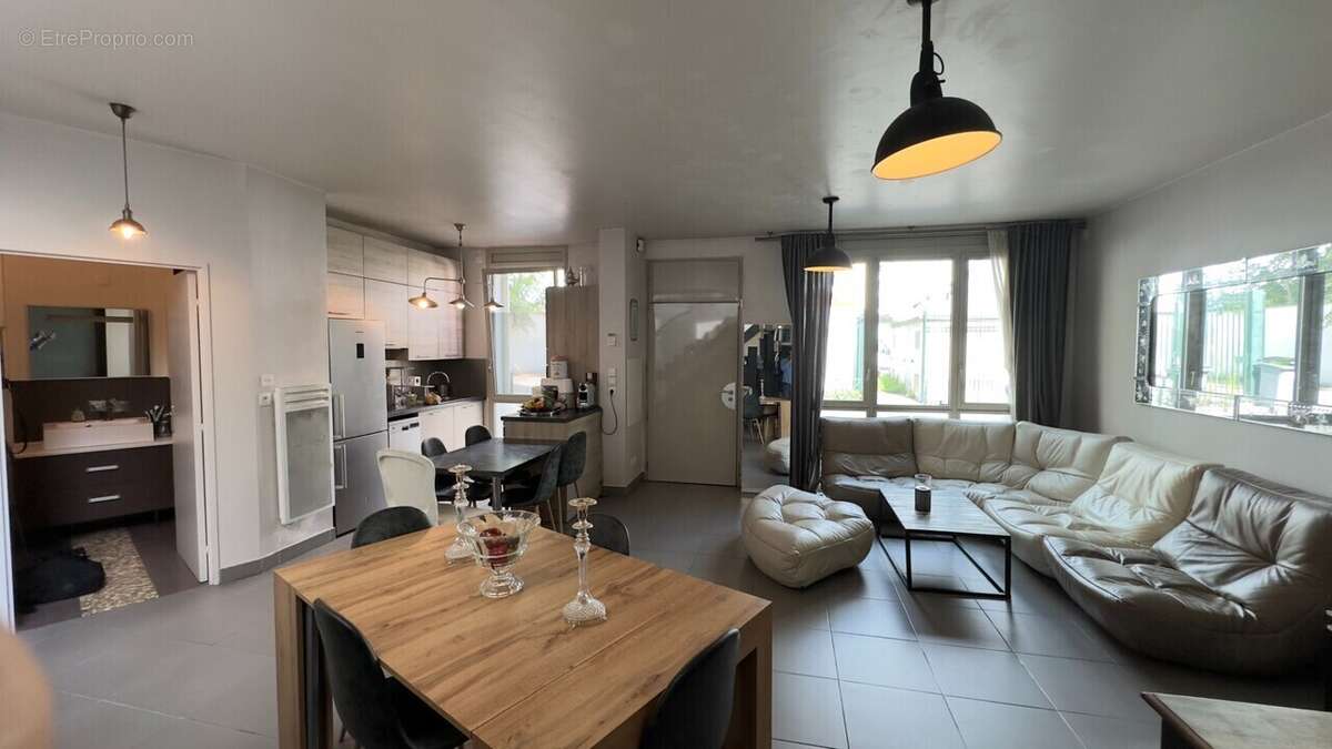 Maison à SURESNES