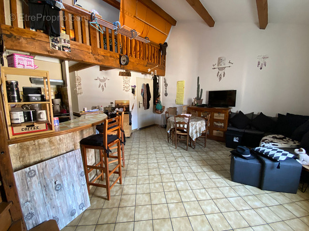 Appartement à SOLLIES-PONT