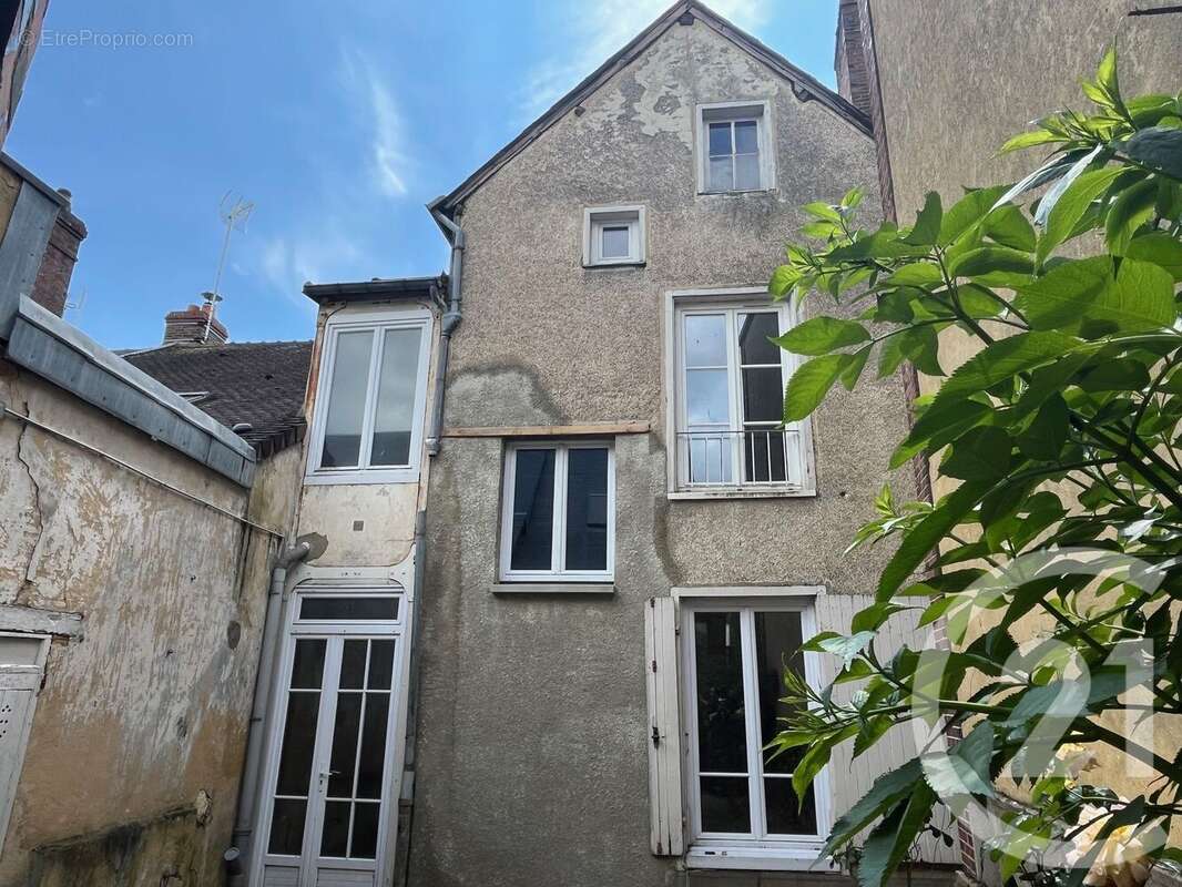 Maison à BROU