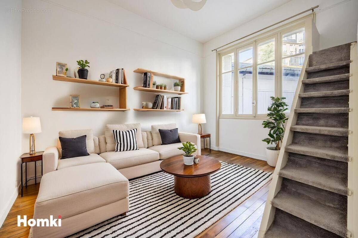 Appartement à NEUILLY-SUR-SEINE