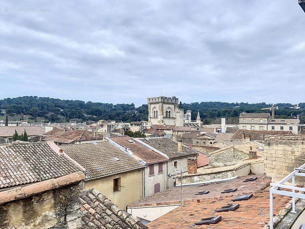 Appartement à VILLENEUVE-LES-AVIGNON