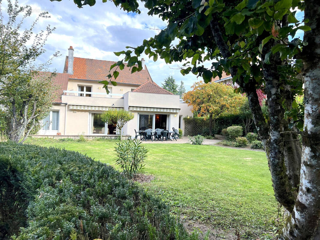 Maison à SAINT-CYR-SUR-LOIRE