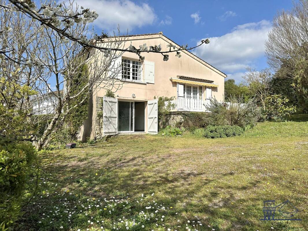 Maison à MORTAGNE-SUR-GIRONDE