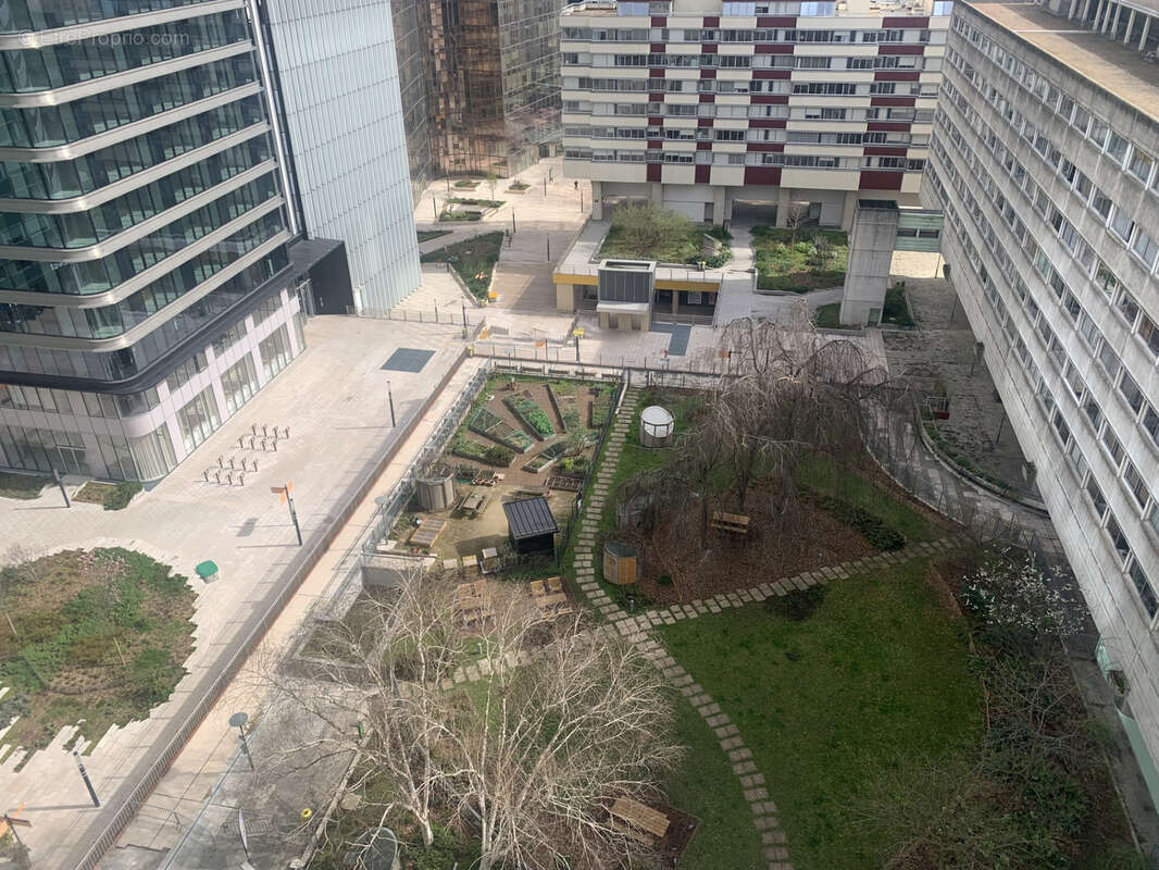 Appartement à COURBEVOIE