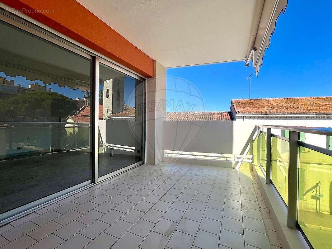 Appartement à VALLAURIS