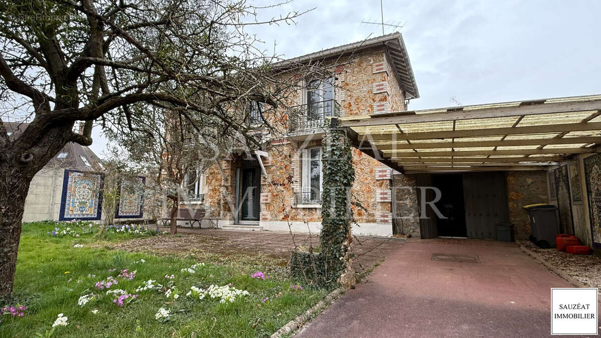 Maison à VERRIERES-LE-BUISSON